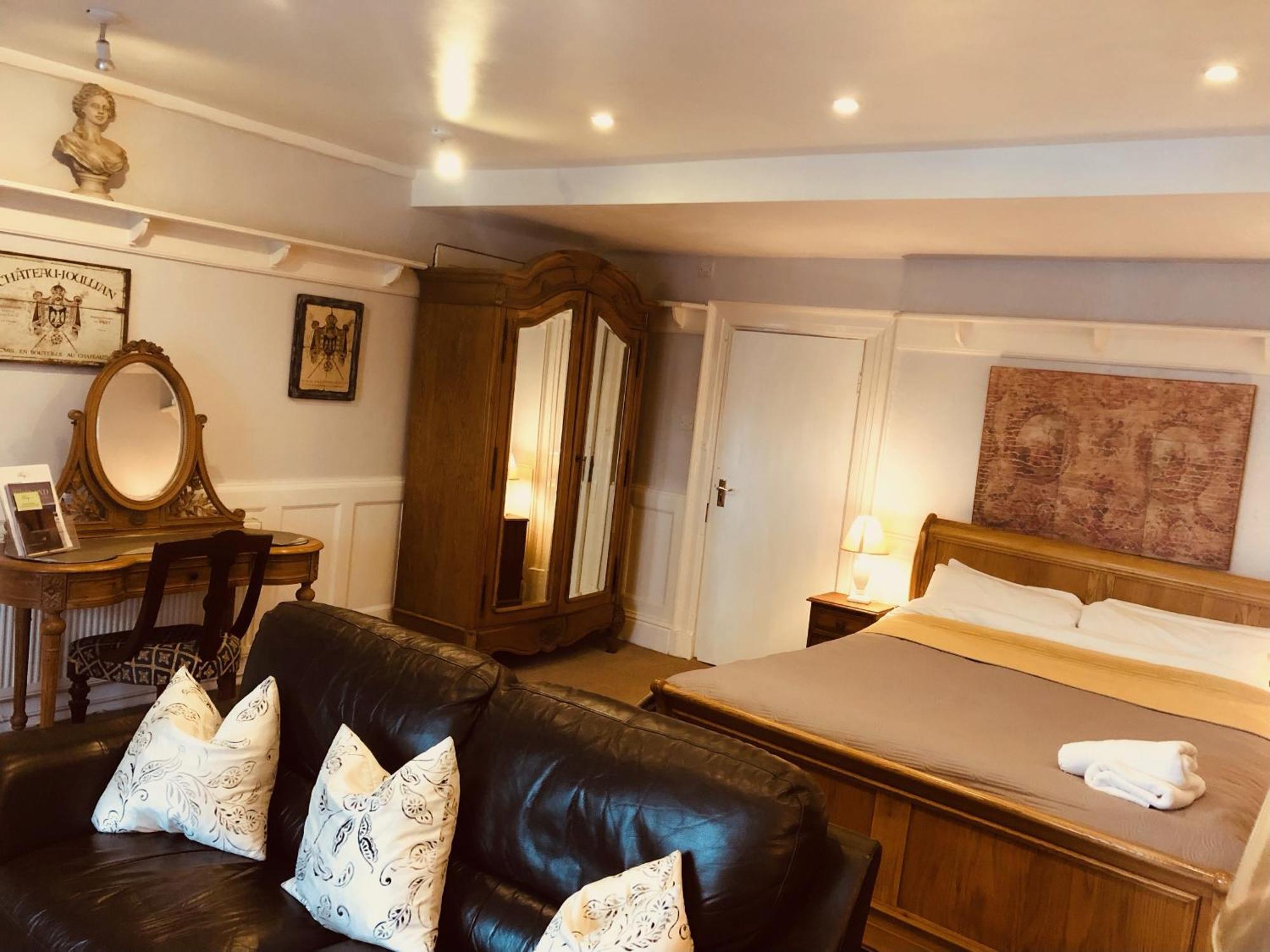 Bed & Breakfast The Priory 3*
